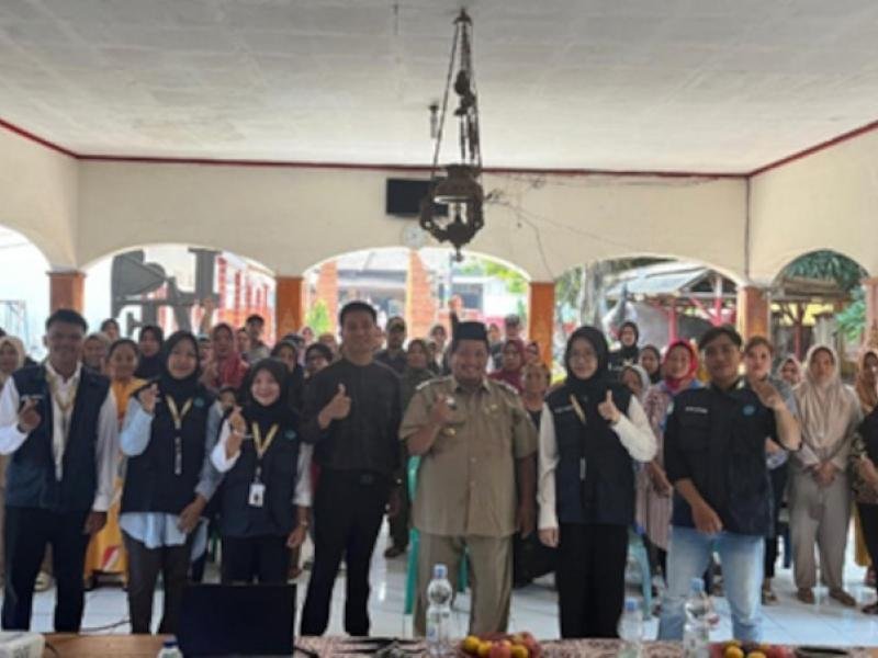 Mahasiswa KKN-PPM Universitas Wiralodra Desa Sumbon