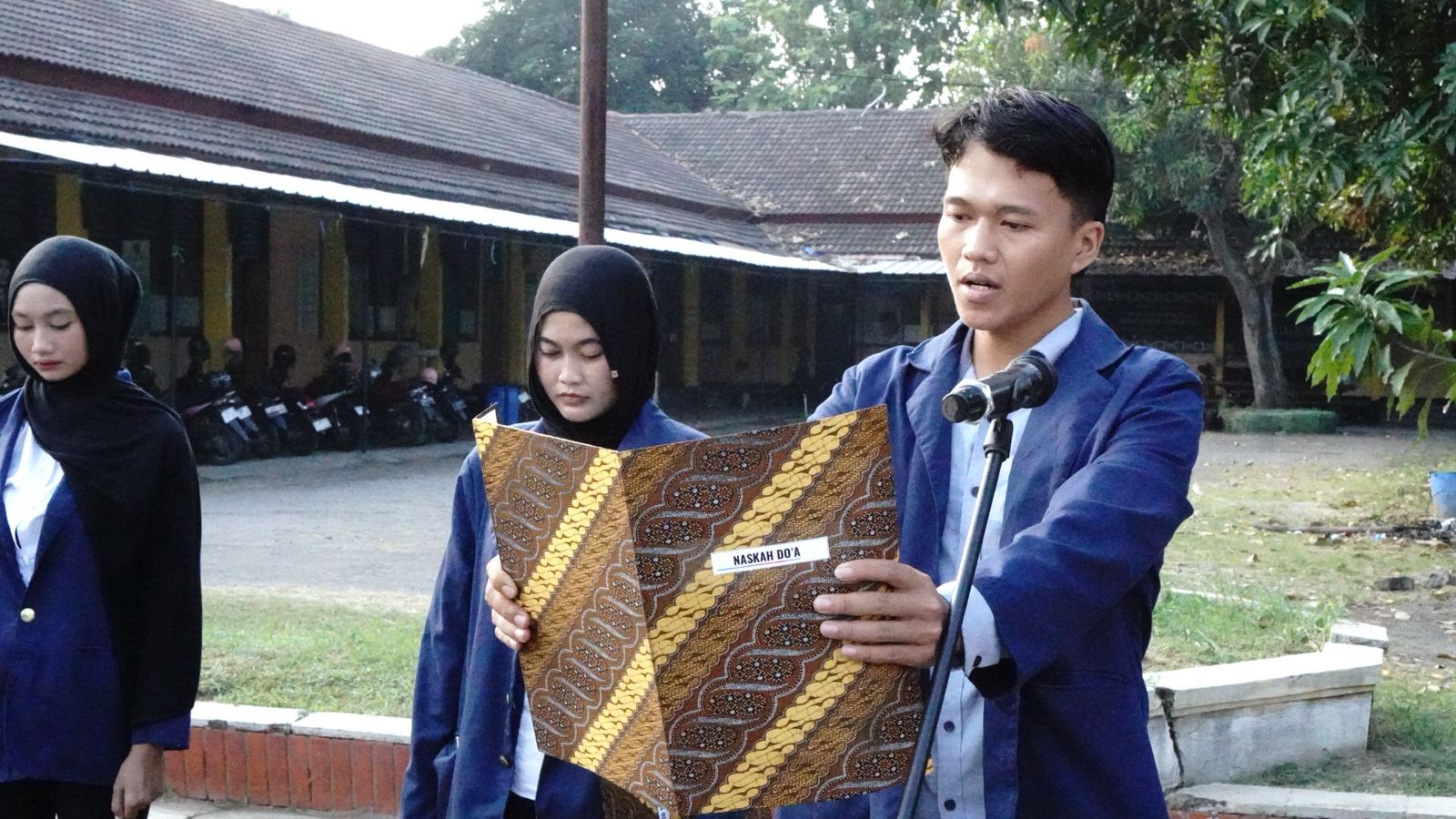 upacara15