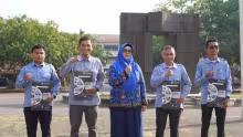 Penyerahan Surat Keputusan Kenaikan Jabatan Fungsional Dosen